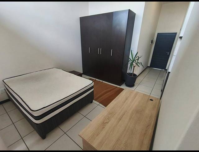 1 BEDROOM PROPERTY TO RENT IN FOURWAYS
